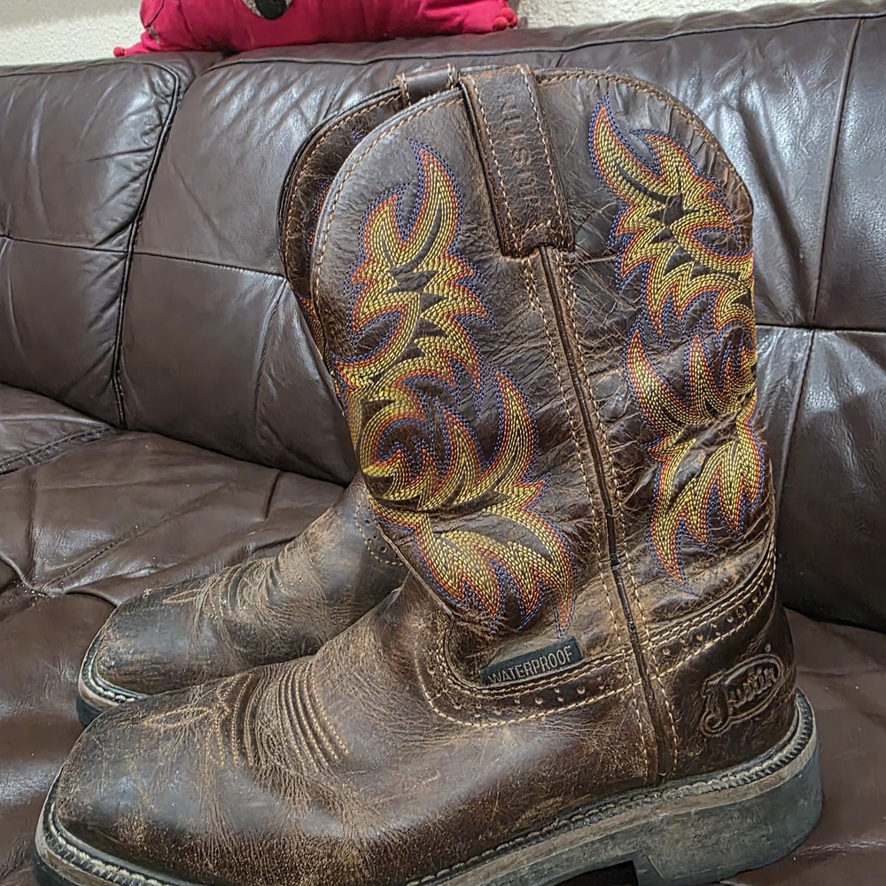 Justin Boots Brown Cowboy & Western Boots with Multicolor Embroidery